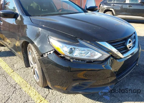 2018 Nissan Altima 2.5 Sr z USA, uszkodzony, nr VIN 1N4AL3AP5JC274017